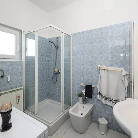 Apartments By The Sea Brodarica, Sibenik - 921 *